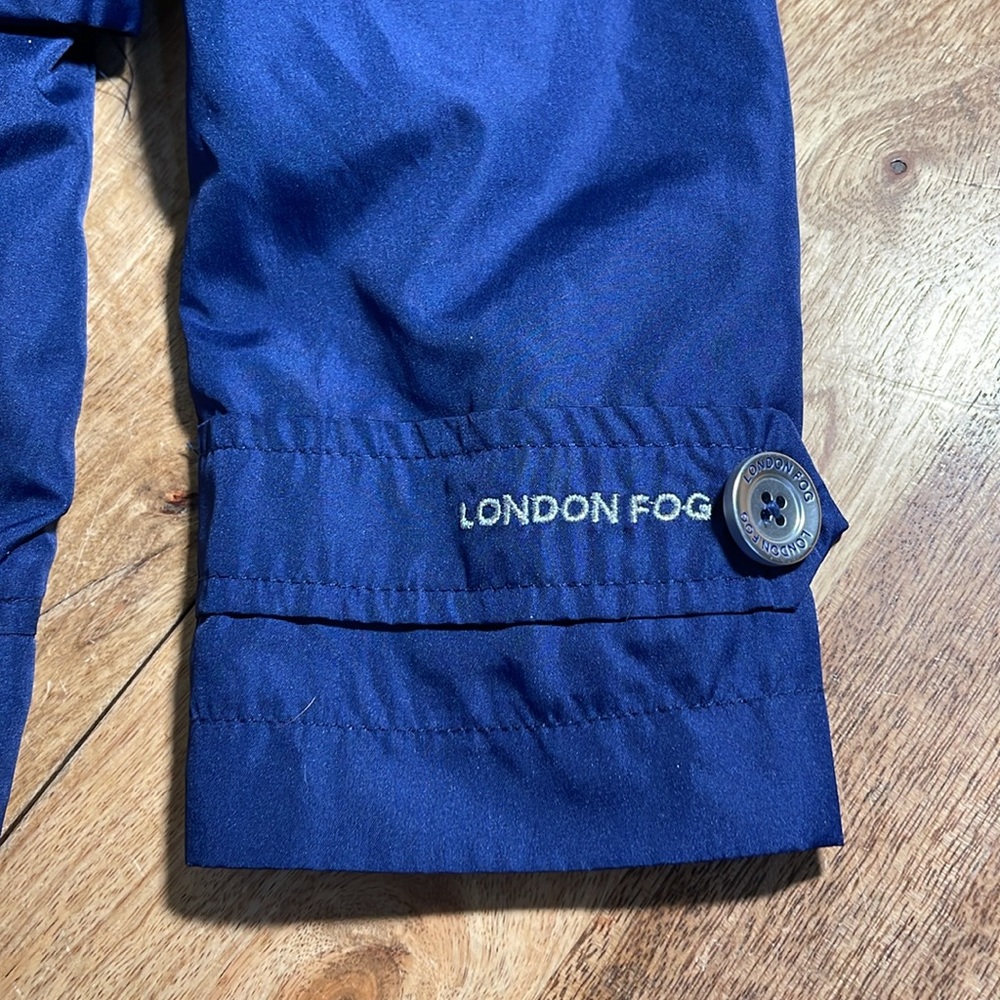 LONDON FOG Little Girl's Lightweight Hooded Trench Dress Jackets. Size 5/6 - Picture 3 of 7